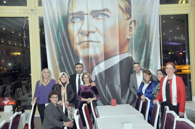 Iğdırlılar salona sığmadı!