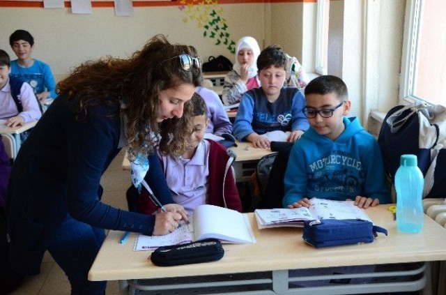 VELİLER SEVİNMEYEBİLİR AMA… ÖĞRENCİLERİ SEVİNDİRECEK HABER! BUNDAN SONRA DERSLER…