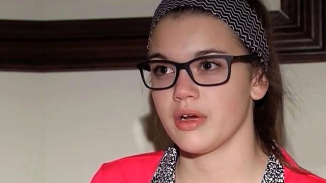 ORTAOKUL ÖĞRENİCİSİNİN GİYDİĞİ ELBİSE GÜNDEM OLDU!