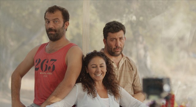 MESUT KOMİSERİN HERKESTEN SAKLADIĞI GÜZELLER GÜZELİ KIZI! ŞOK OLACAKSINIZ..!