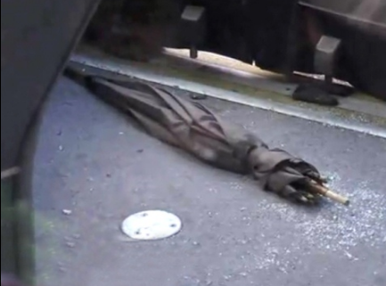 METROBÜS ŞOFÖRÜNE ŞEMSİYEYLE SALDIRAN ŞAHIS BAKIN KİM ÇIKTI! ŞOK OLACAKSINIZ..!