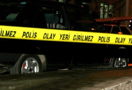 SERVİS ŞOFÖRÜ TAŞIDIĞI ÖĞRENCİNİN ANNESİNİ GÖZLERİ ÖNÜNDE...