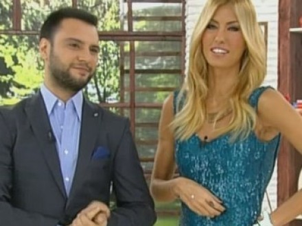 ALİŞAN ÇAĞLA ŞİKEL'E ÖYLE BİR ŞEY DEDİ Kİ.. STÜDYODA GERGİN ANLAR YAŞANDI! ÇAĞLA ŞİKEL SİNİRLENİP ALİŞAN'A TOKAT ATTI!!