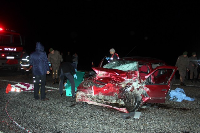 Manisa'da katliam gibi kaza: 3 ölü, 7 yaralı