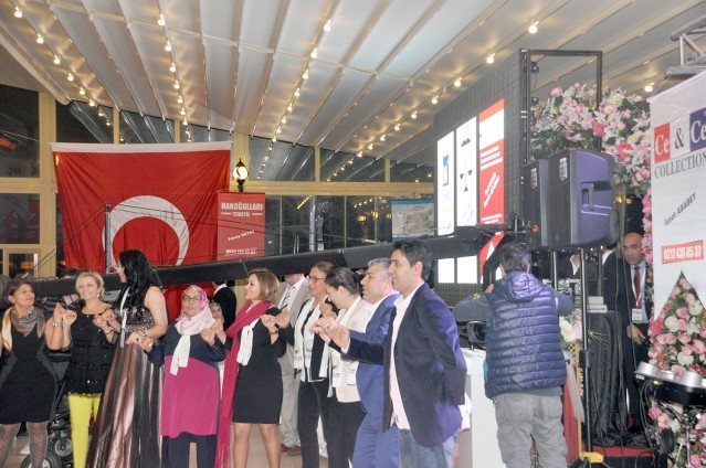 Iğdırlılar salona sığmadı!