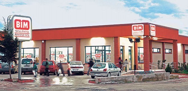 BİM'E GİRERKEN NEDEN İKİ KAPIDAN GEÇİLİYOR?
