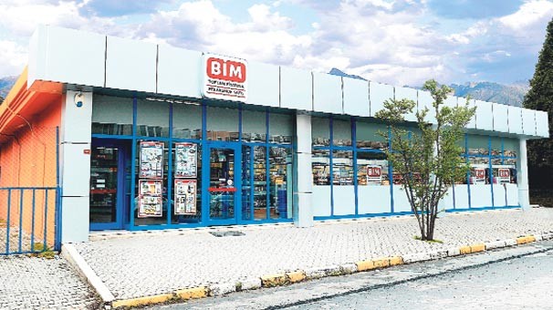 BİM'E GİRERKEN NEDEN İKİ KAPIDAN GEÇİLİYOR?