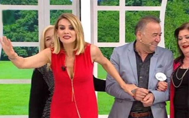 Esra Erol’da programında ilginç görüntüler yaşandı!!