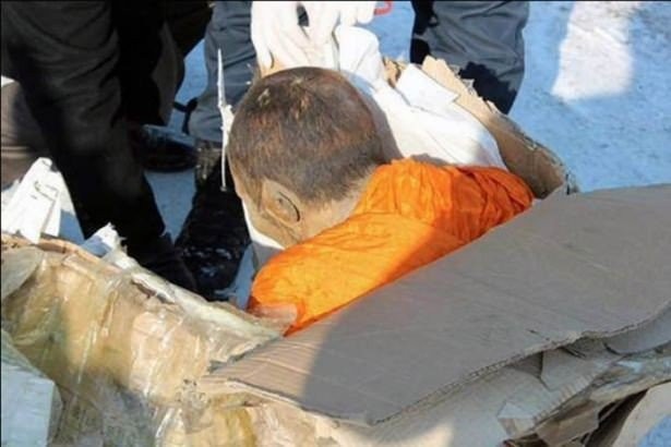 1000 yıllık heykelin içinden bakın ne çıktı!