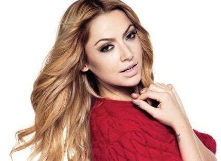 Apar Topar Sevgilisinden Ayrıldı... Murat Boz'a Bu Fotoğrafla Sinyali Çaktı... İkili Arasında Neler Oluyor...Bu Fotoğraf Kavga Çıkarır !