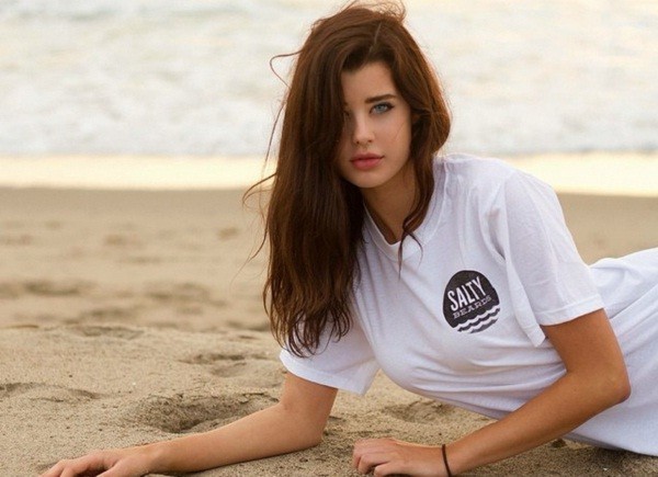 INSTAGRAM'IN GÖZ BEBEĞİ OLDU! POZLARI SOSYAL MEDYAYI YIKTI