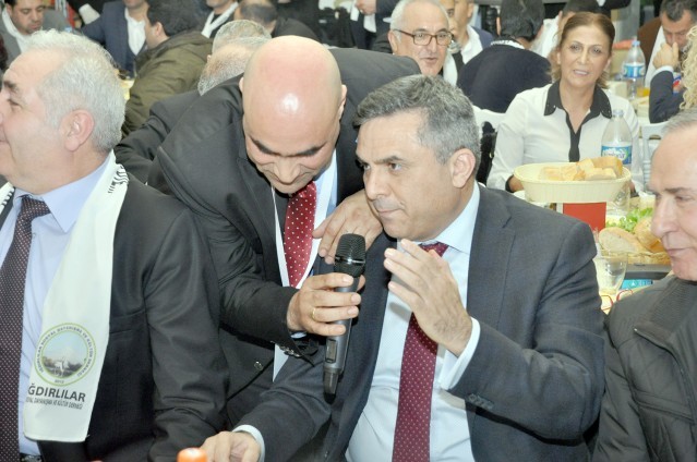 Iğdırlılar salona sığmadı!