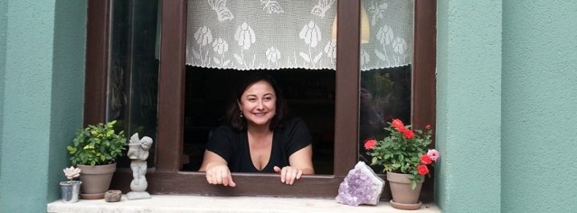 ARADIĞINIZ NUMARAYA ŞU AN ULAŞILAMIYOR' SESİNİN SAHİBİ!! BAKIN ASLINDA KİMMİŞ!