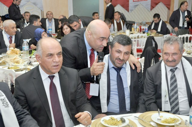 Iğdırlılar salona sığmadı!