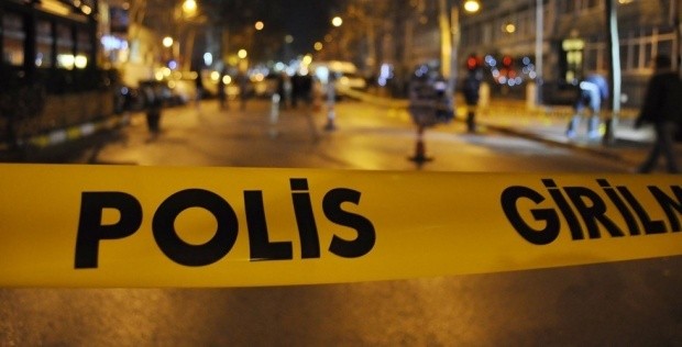 SERVİS ŞOFÖRÜ TAŞIDIĞI ÖĞRENCİNİN ANNESİNİ GÖZLERİ ÖNÜNDE...