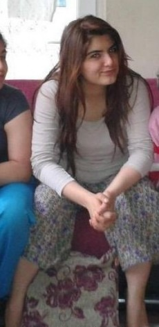 Başörtüsünü şov amaçlı kullanan Hanife'nin gerçek yüzü! YAZIKLAR OLSUN!
