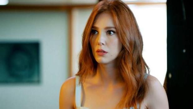 Ünlü oyuncu dava açtı! Dizi yayından kaldırıldı