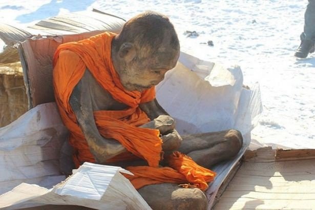 1000 yıllık heykelin içinden bakın ne çıktı!