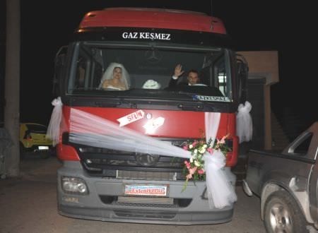 BUNU YAZINCA KAYINPEDERİ DÖVDÜ! DÜĞÜNDEN ÖNCE DAYAK YİYEN DAMAT...