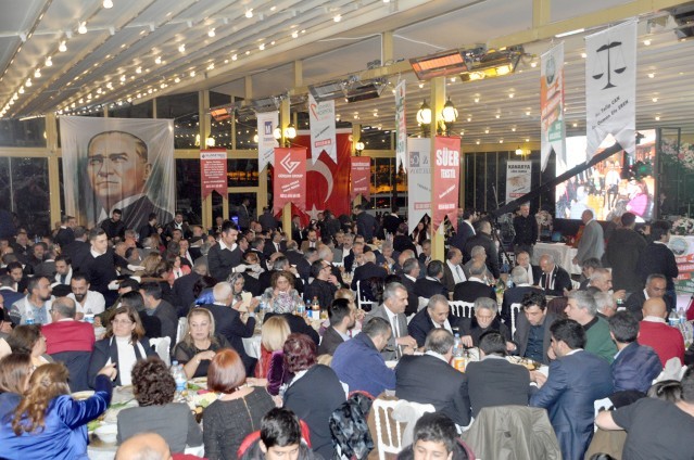 Iğdırlılar salona sığmadı!