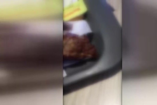 TÜRKİYE'DE DE ŞUBESİ VAR! YEMEĞİN İÇİNDEN ÖYLE BİR ŞEY ÇIKTI Kİ...