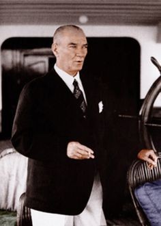 ATATÜRK'ÜN HAYATI VE GÖRMEDİĞİNİZ KARELER...