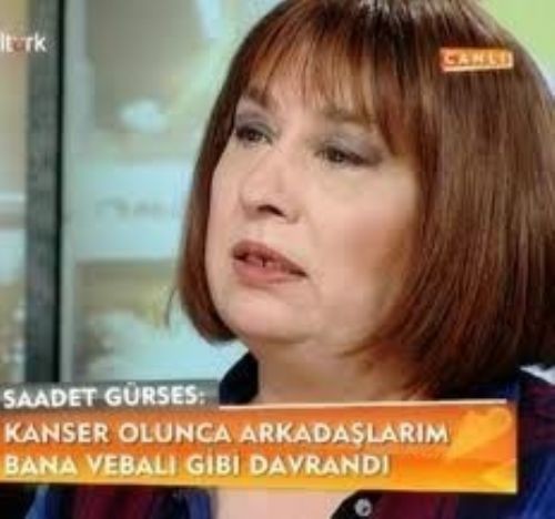 Ünlü Yıldız Mendil Satıyor!!