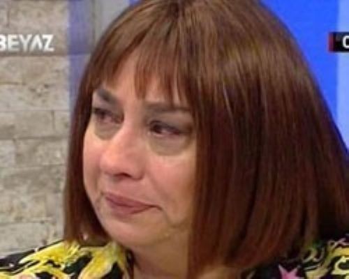 Ünlü Yıldız Mendil Satıyor!!