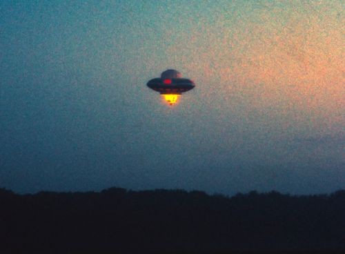 EGE'DE BİR KÖYE UFO DÜŞTÜ!!!