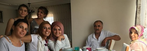 İŞTE HANİFE'NİN MERAK EDİLEN AİLESİ