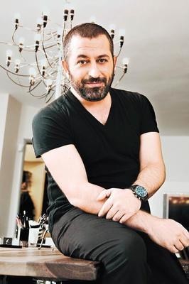 Yakışıklıların acemilik pozları!