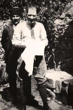 Atatürk'ün tüylerinizi diken diken edecek 16 az bilinen anısı ..!