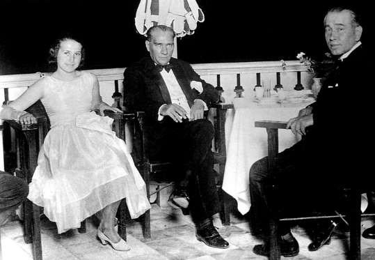 Atatürk'ün tüylerinizi diken diken edecek 16 az bilinen anısı ..!