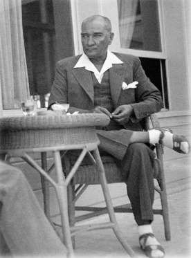 Atatürk'ün tüylerinizi diken diken edecek 16 az bilinen anısı ..!
