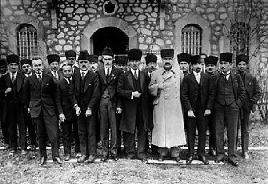 Atatürk'ün tüylerinizi diken diken edecek 16 az bilinen anısı ..!