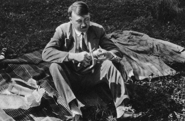 Hitler, bıyığını neden kesmiyordu? İşte Hitler hakkında bilinmeyen 15 gerçek !
