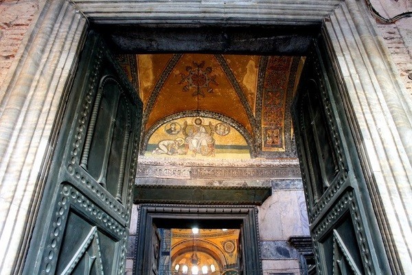 Ayasofya'nın efsanelerle dolu hikayesi... İşte o hikayeler...
