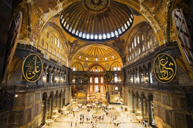 Ayasofya'nın efsanelerle dolu hikayesi... İşte o hikayeler...