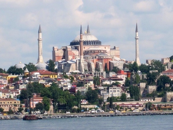 Ayasofya'nın efsanelerle dolu hikayesi... İşte o hikayeler...