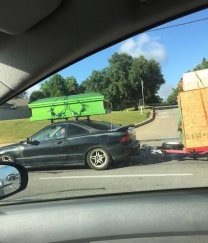 Bu kadarı da pes! İşte trafikten en ilginç kareler...