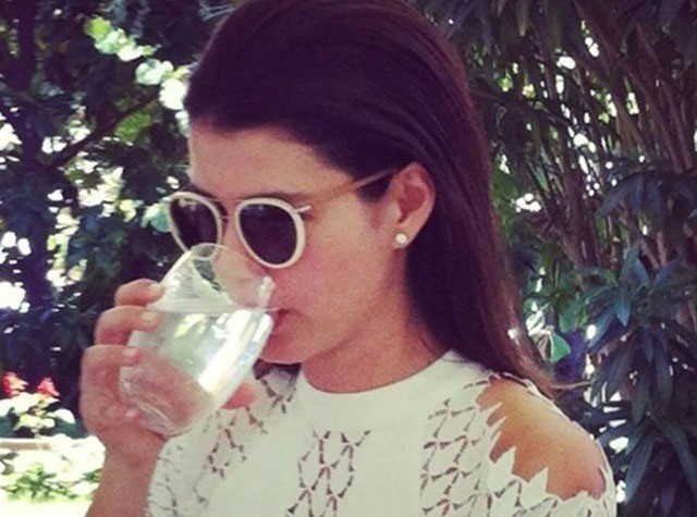 Beren Saat Yüzüğünü Çıkardı! Kimse Bunu Beklemiyordu..