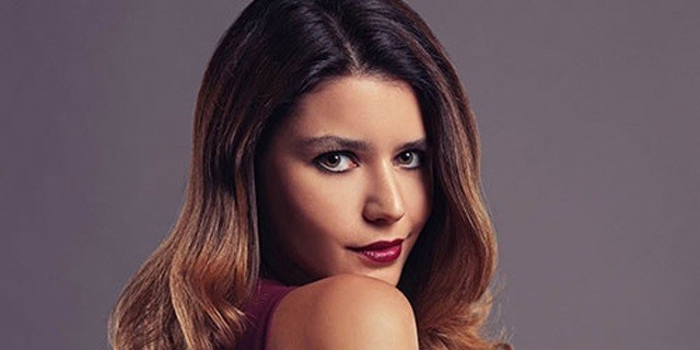 Beren Saat Yüzüğünü Çıkardı! Kimse Bunu Beklemiyordu..