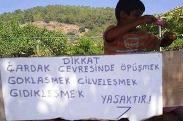 Zihin yakan uyarı levhaları!