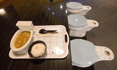 Dünyadaki en ilginç restaurantlar! Klozetten yemek yiyorlar...
