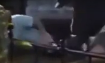 KIZIYLA BU HALDE YAKALADIĞI GENCE BAKIN NE YAPTI!!!