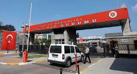 20. Katından Düşerek Hayatını Kaybeden Şule Çet'in Otopsi Raporu: 'Tecavüz Bulguları Var, Düştüğü Pencerede Parmak İzi Yok'