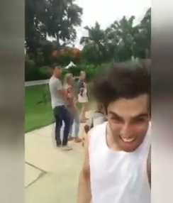 FENOMEN OLMAK İÇİN SEVGİLİSİNE DEFALARCA BUNU YAPTI ! REZİLLİK DİZ BOYU...