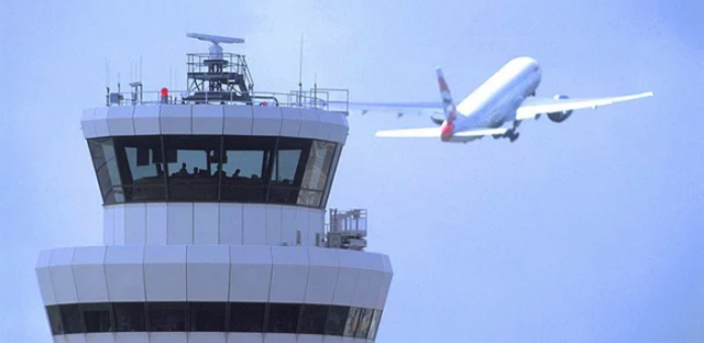 Pilotlar Arasındaki Liseli Atışması Kuleye Yansıdı: 'Görüşelim Canım, Çıkışa Gel'