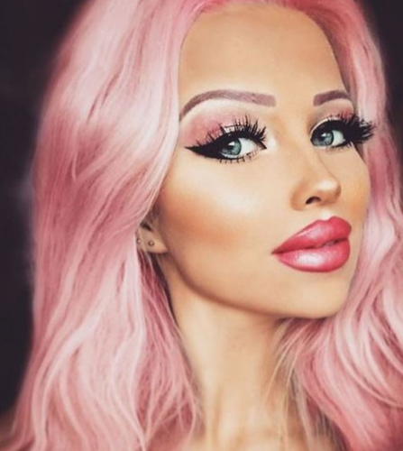Gabriella Jirackova, Barbie'ye benzemek için her ay 6 bin lira harcıyor