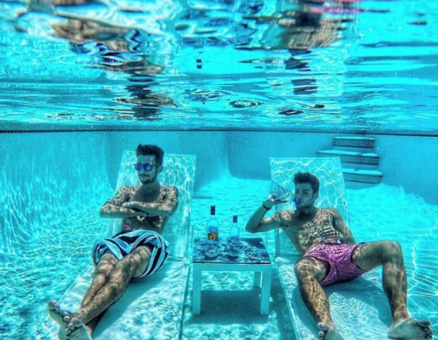 Tatilleri İçin Dudak Uçuklatan Oteller ve Şampanyalı Yat Partileri Tercih Eden Instagram'ın Zengin Çocukları